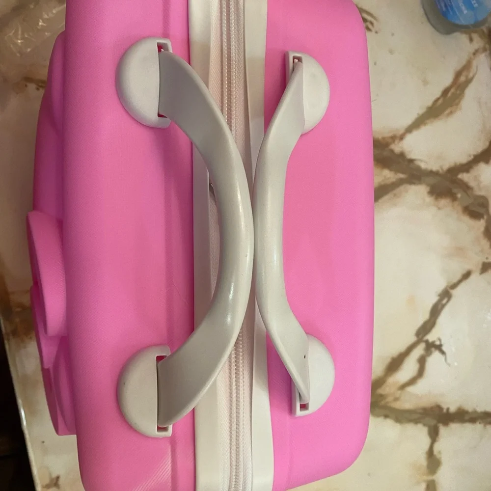 Pink Hello Kitty Hard Shell Case - Picture 10 of 12
